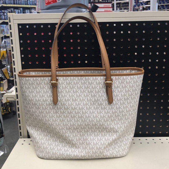 Purse - Picture 2 of 6